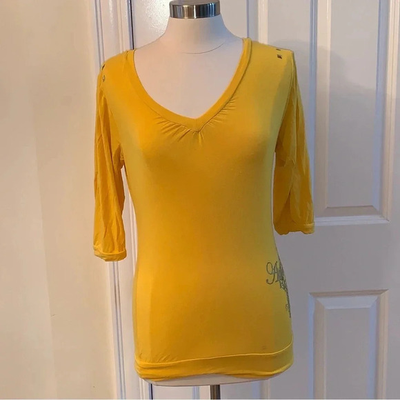 Apple Bottoms Logo Tee T Shirt XL Rhinestone Spell Out Studded  BUTTER YELLOW - Picture 1 of 11